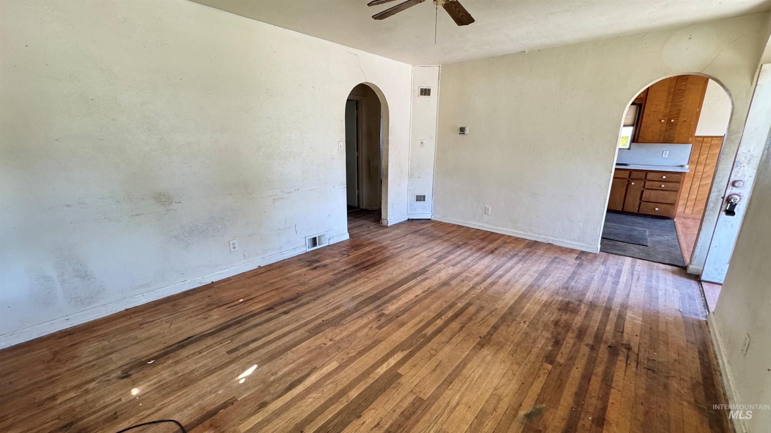 1102 E Denver St, Caldwell, Idaho 83605, 2 Bedrooms, 1 Bathroom, Residential For Sale, Price $174,900,MLS 98997051