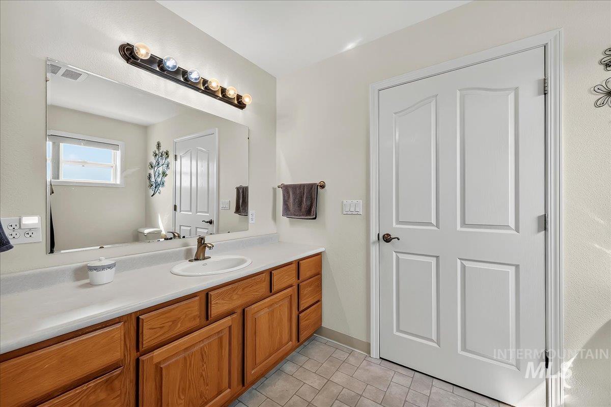 20133 Market Road, Caldwell, Idaho 83607, 3 Bedrooms, 2 Bathrooms, Residential For Sale, Price $949,900,MLS 98997054