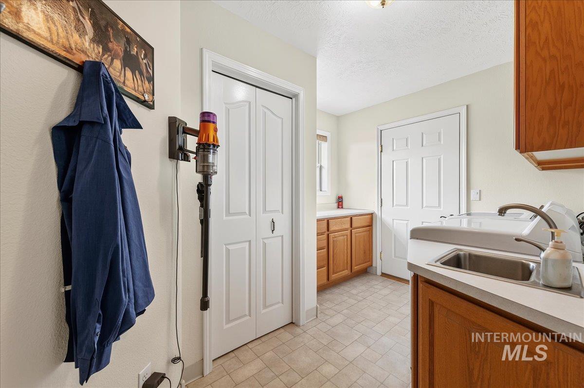 20133 Market Road, Caldwell, Idaho 83607, 3 Bedrooms, 2 Bathrooms, Residential For Sale, Price $949,900,MLS 98997054