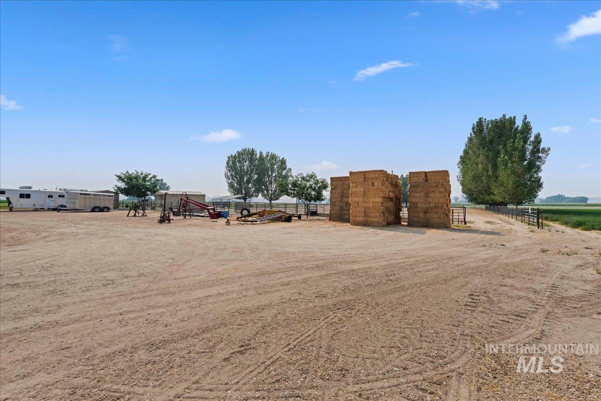 20133 Market Road, Caldwell, Idaho 83607, 3 Bedrooms, 2 Bathrooms, Residential For Sale, Price $949,900,MLS 98997054