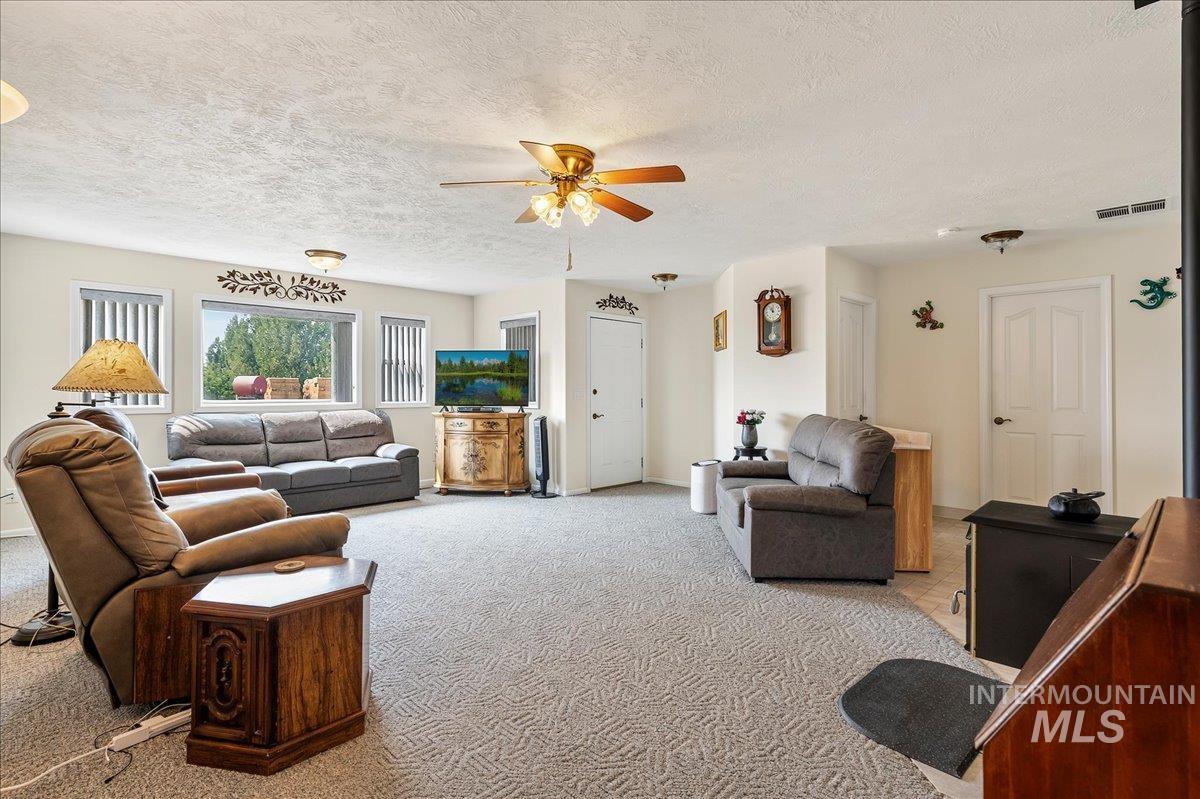 20133 Market Road, Caldwell, Idaho 83607, 3 Bedrooms, 2 Bathrooms, Residential For Sale, Price $949,900,MLS 98997054