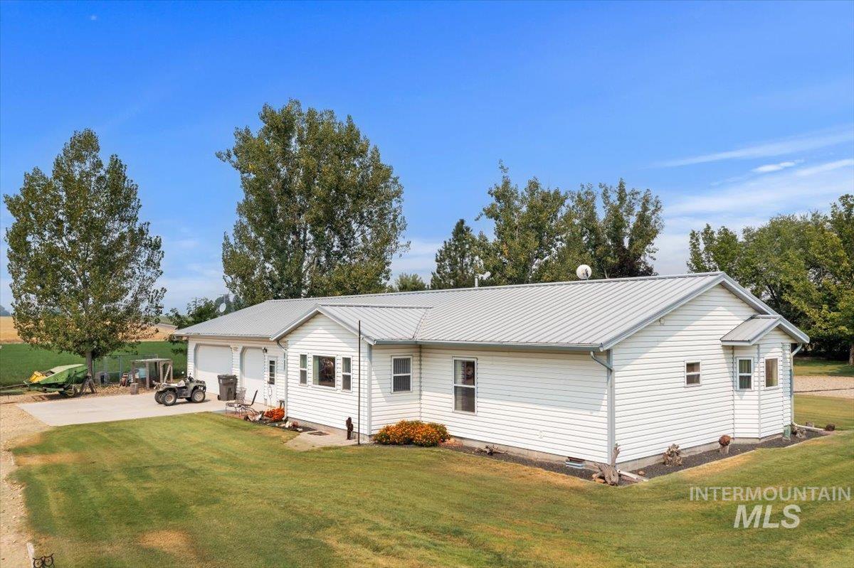 20133 Market Road, Caldwell, Idaho 83607, 3 Bedrooms, 2 Bathrooms, Residential For Sale, Price $949,900,MLS 98997054