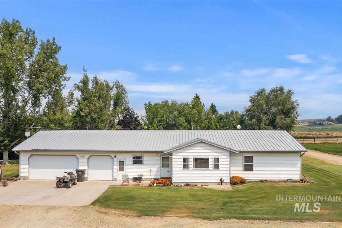 20133 Market Road, Caldwell, Idaho 83607, 3 Bedrooms, 2 Bathrooms, Residential For Sale, Price $949,900,MLS 98997054