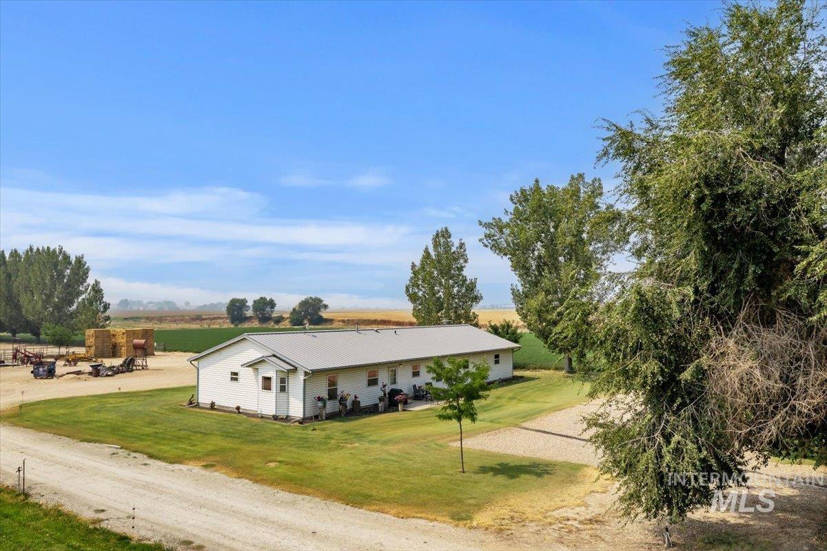 20133 Market Road, Caldwell, Idaho 83607, 3 Bedrooms, 2 Bathrooms, Residential For Sale, Price $949,900,MLS 98997054