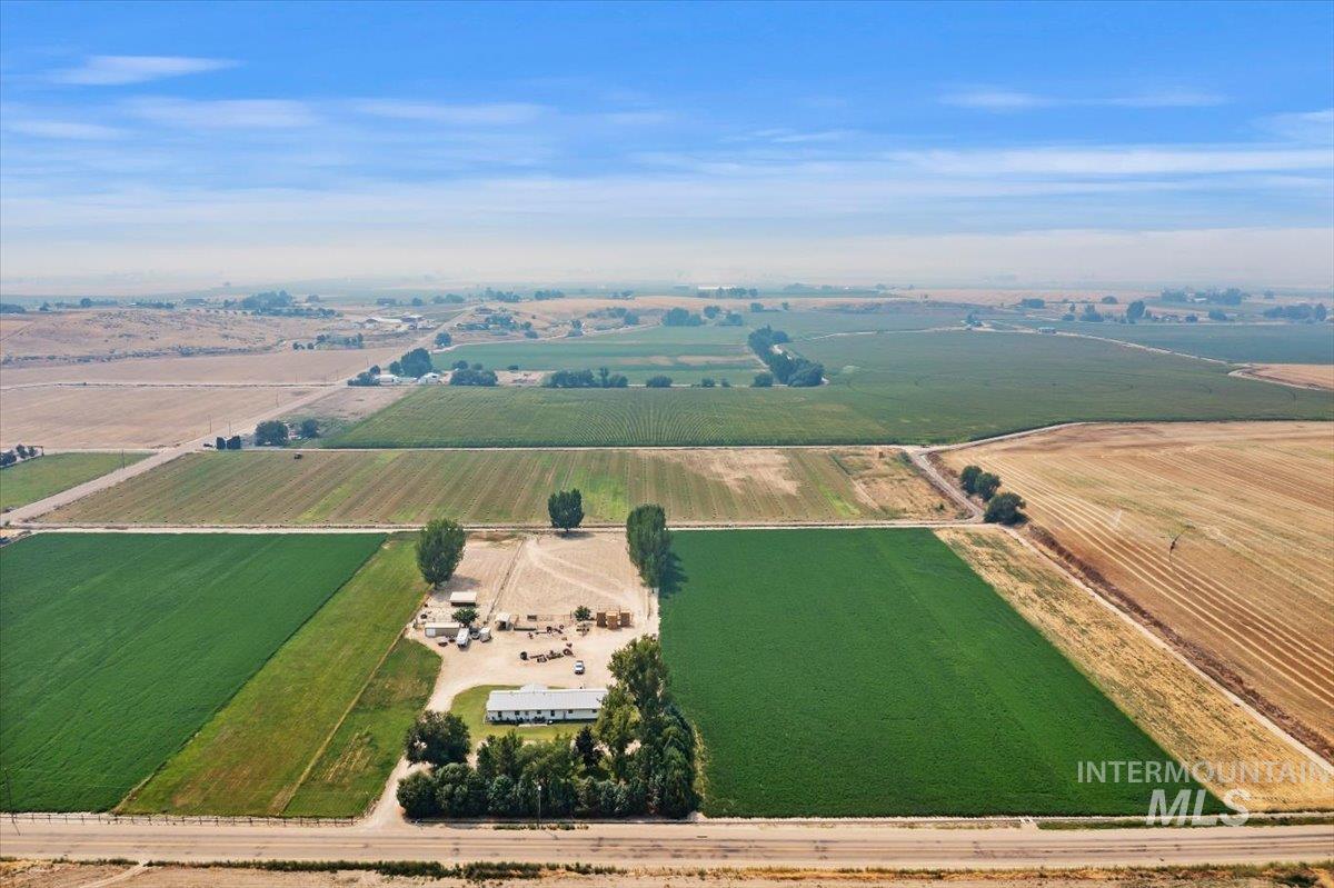20133 Market Road, Caldwell, Idaho 83607, 3 Bedrooms, 2 Bathrooms, Residential For Sale, Price $949,900,MLS 98997054