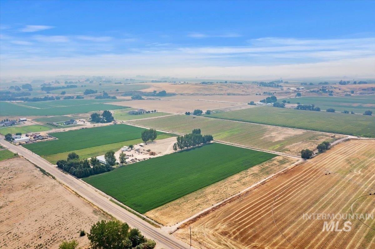 20133 Market Road, Caldwell, Idaho 83607, 3 Bedrooms, 2 Bathrooms, Residential For Sale, Price $949,900,MLS 98997054