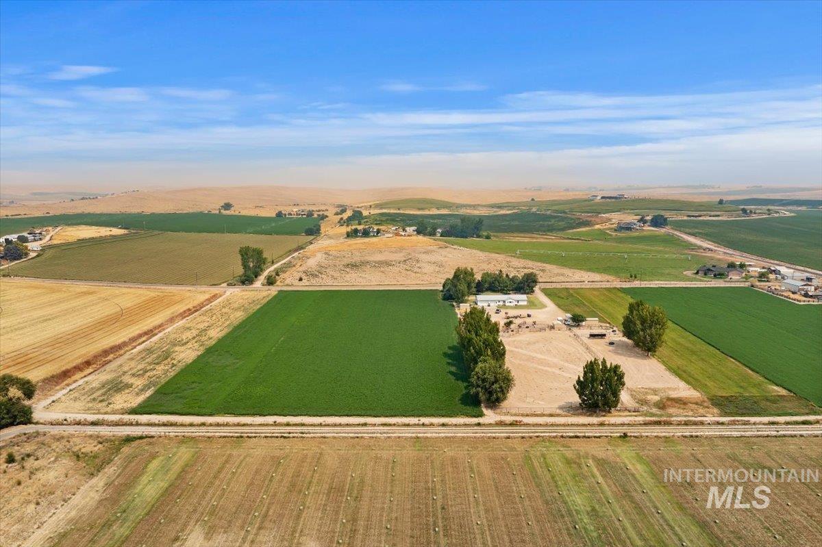 20133 Market Road, Caldwell, Idaho 83607, 3 Bedrooms, 2 Bathrooms, Residential For Sale, Price $949,900,MLS 98997054