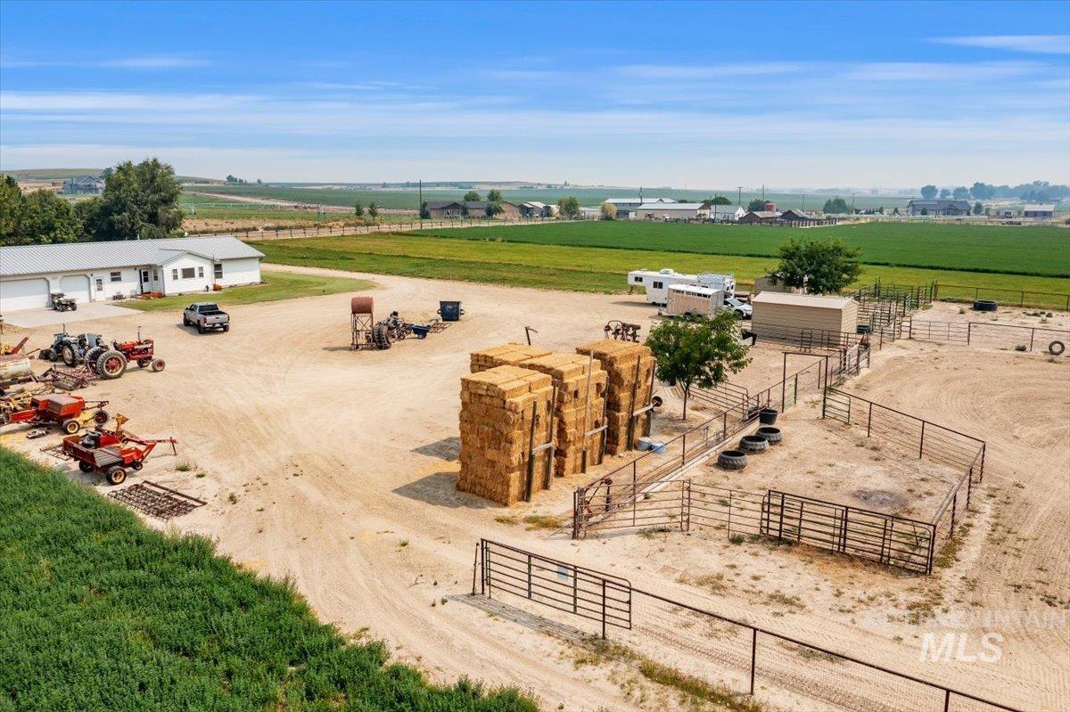 20133 Market Road, Caldwell, Idaho 83607, 3 Bedrooms, 2 Bathrooms, Residential For Sale, Price $949,900,MLS 98997054