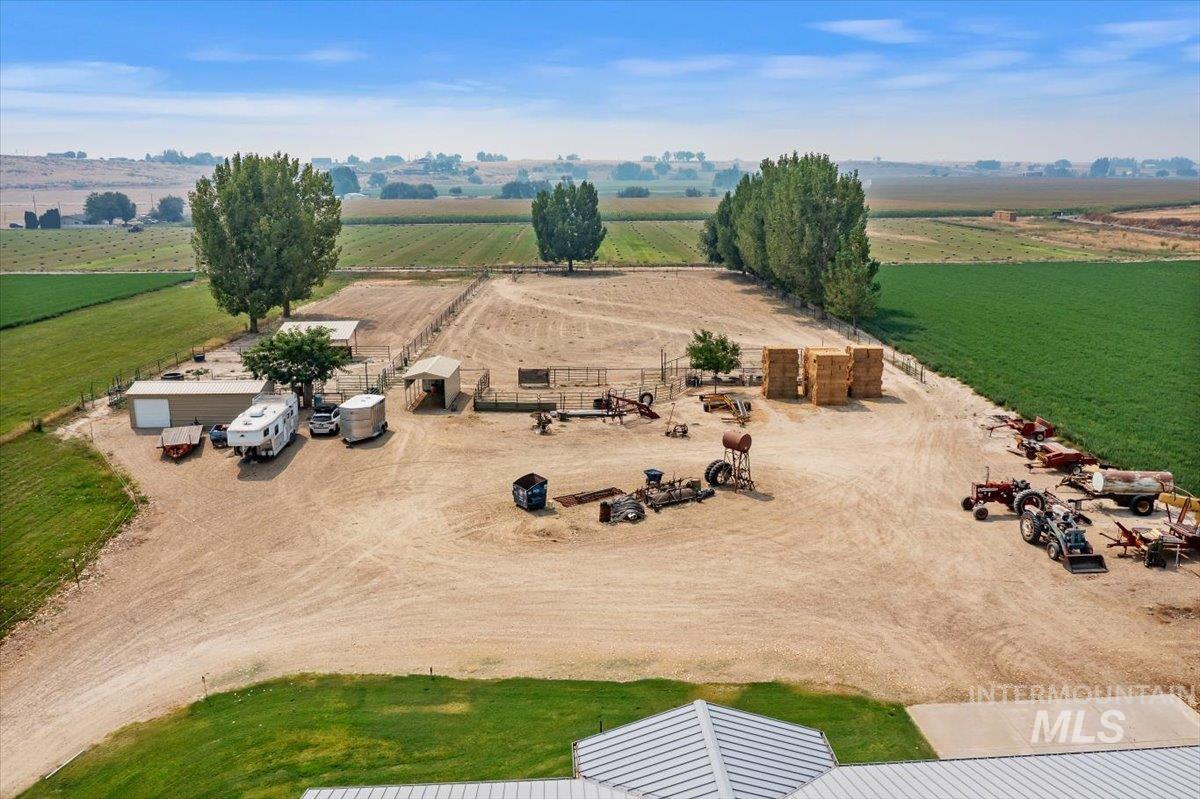 20133 Market Road, Caldwell, Idaho 83607, 3 Bedrooms, 2 Bathrooms, Residential For Sale, Price $949,900,MLS 98997054
