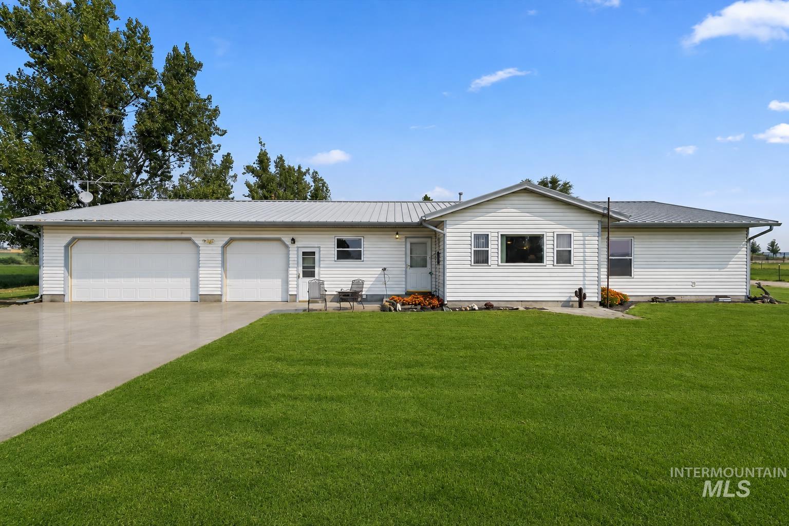 20133 Market Road, Caldwell, Idaho 83607, 3 Bedrooms, 2 Bathrooms, Residential For Sale, Price $949,900,MLS 98997054