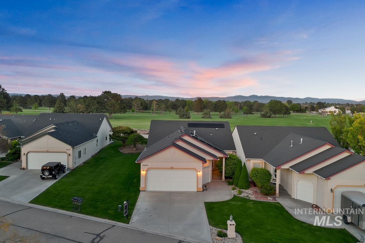 25074 The Driving Lane, Caldwell, Idaho 83607, 2 Bedrooms, 2 Bathrooms, Residential For Sale, Price $409,900,MLS 98997056