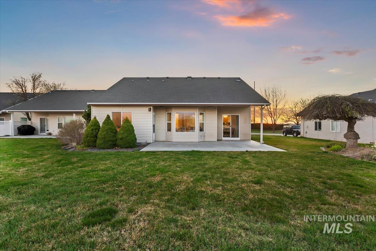 25074 The Driving Lane, Caldwell, Idaho 83607, 2 Bedrooms, 2 Bathrooms, Residential For Sale, Price $409,900,MLS 98997056