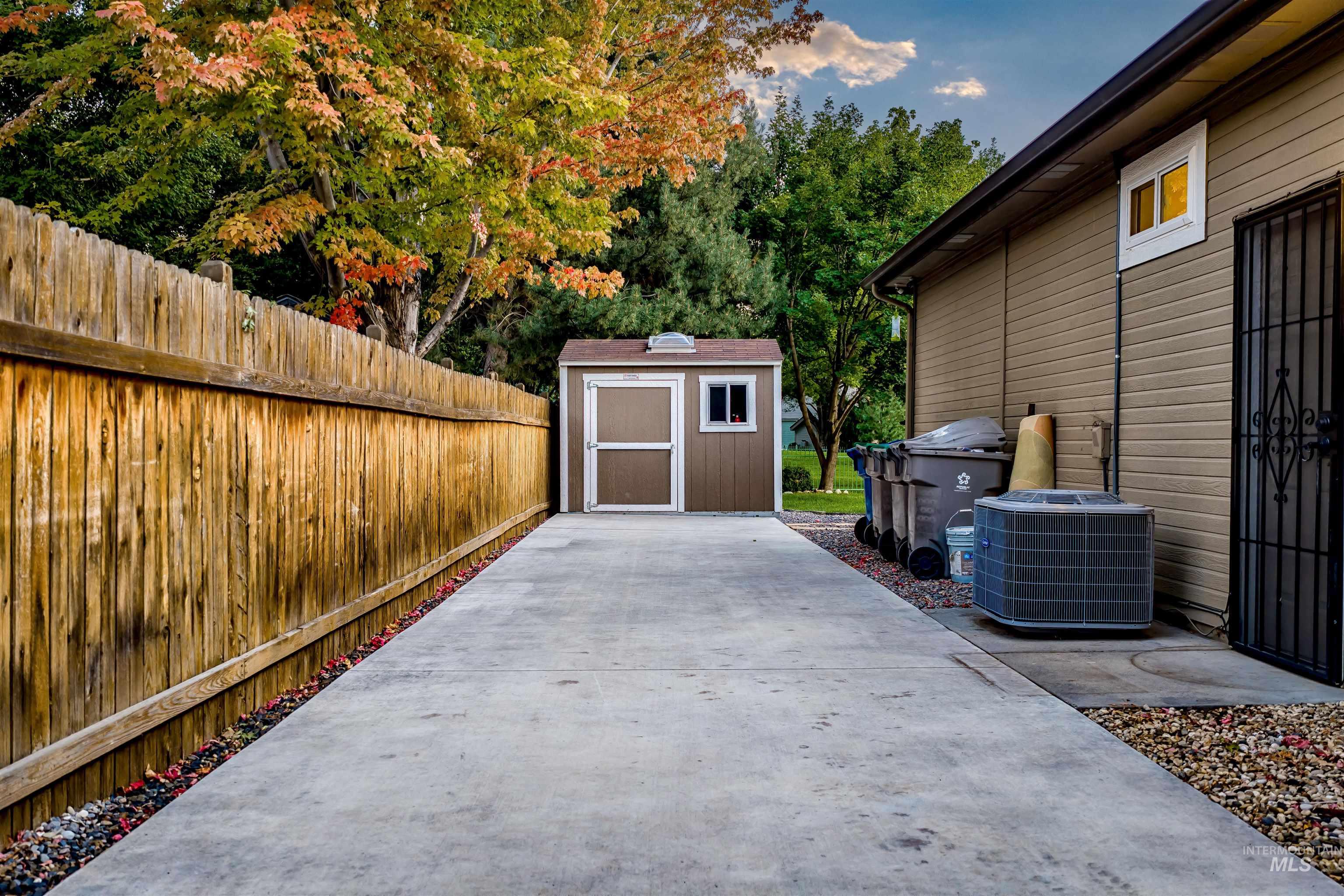 13543 W Engelmann Dr, Boise, Idaho 83713, 5 Bedrooms, 3 Bathrooms, Residential For Sale, Price $775,000,MLS 98997057