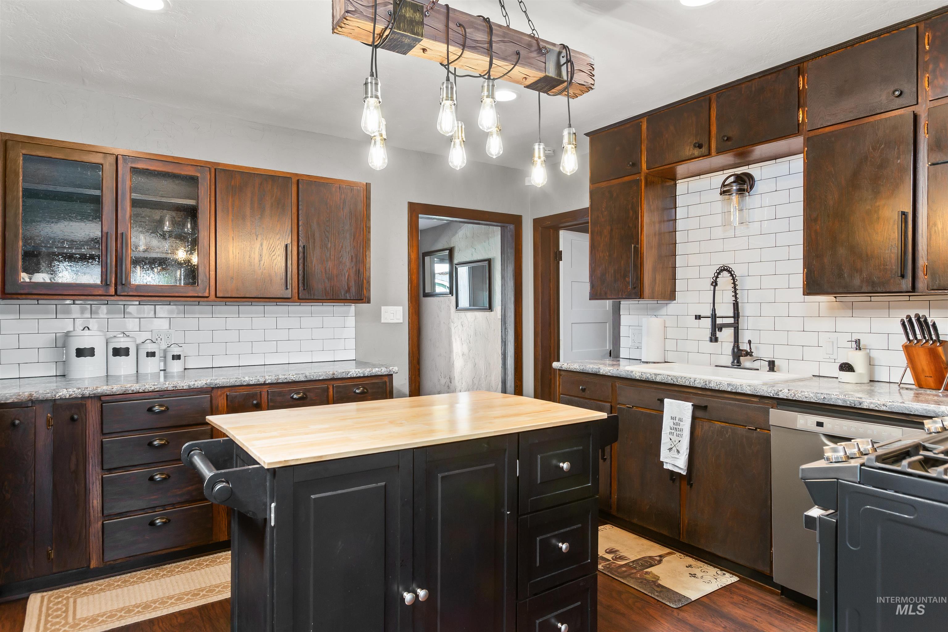 520 7th St, Clarkston, Washington 99403, 2 Bedrooms, 1.5 Bathrooms, Residential For Sale, Price $315,000,MLS 98997058