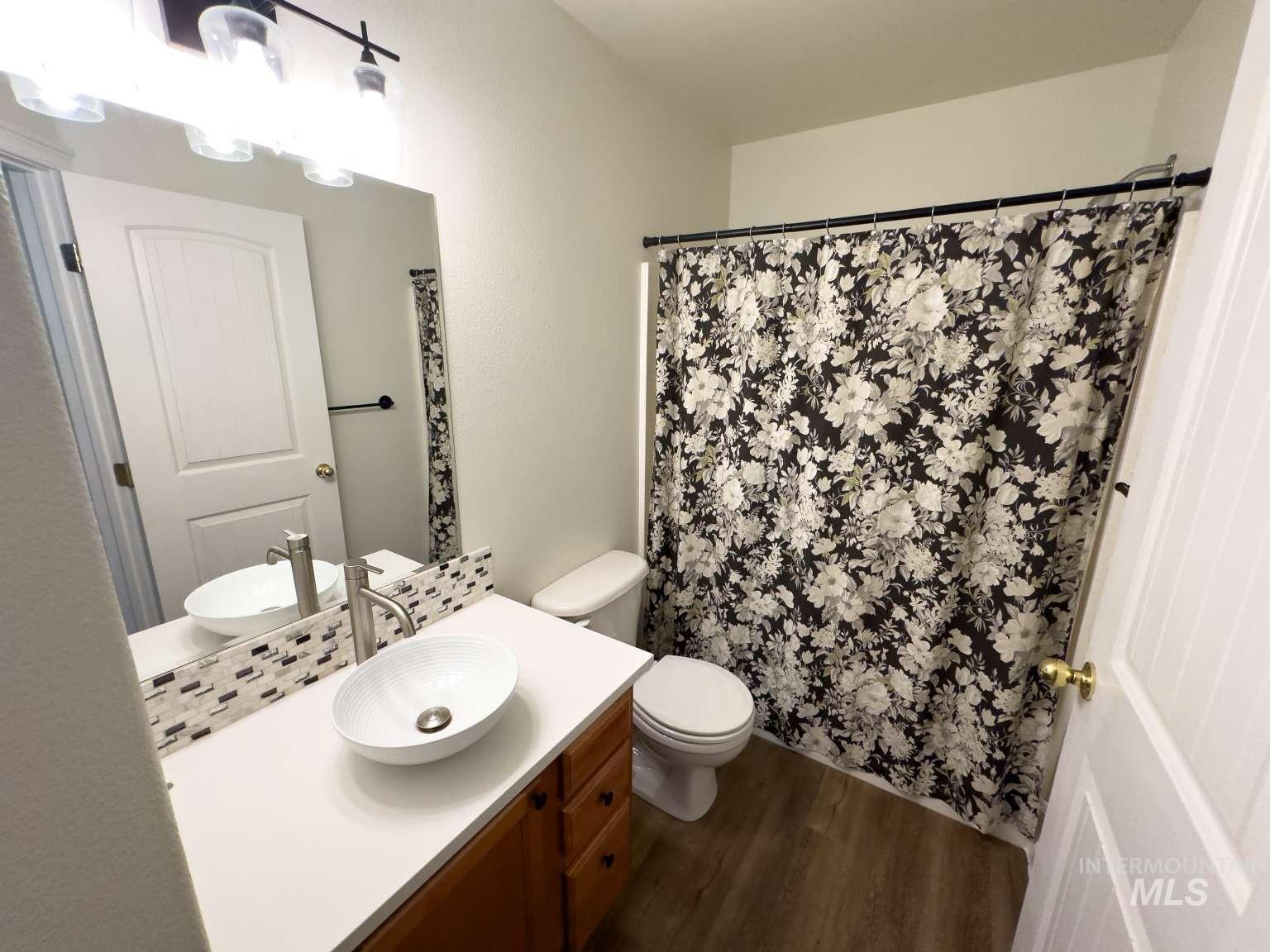 907 S Sockeye Way, Meridian, Idaho 83642, 3 Bedrooms, 2 Bathrooms, Residential For Sale, Price $424,900,MLS 98997060