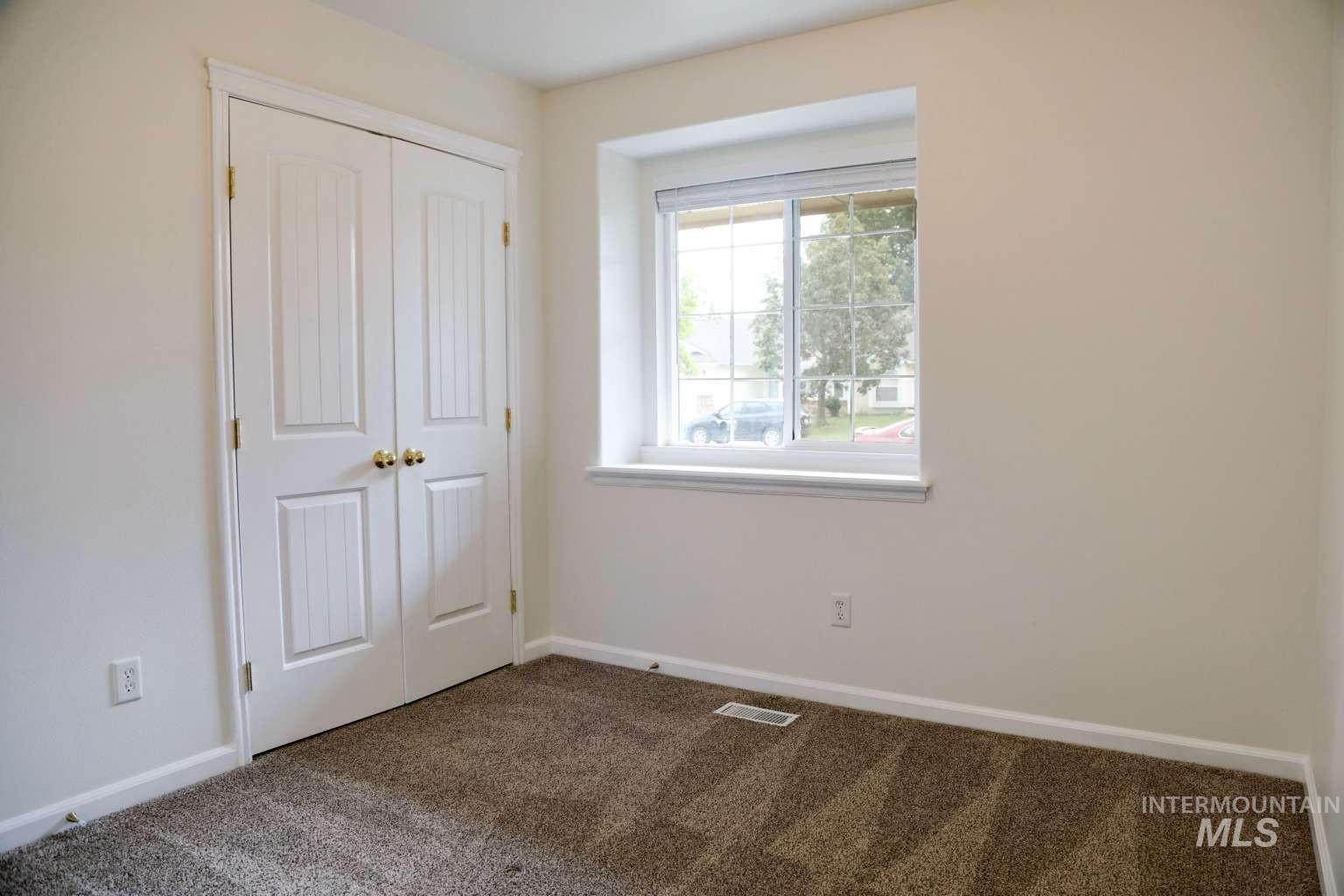 907 S Sockeye Way, Meridian, Idaho 83642, 3 Bedrooms, 2 Bathrooms, Residential For Sale, Price $418,900,MLS 98997060