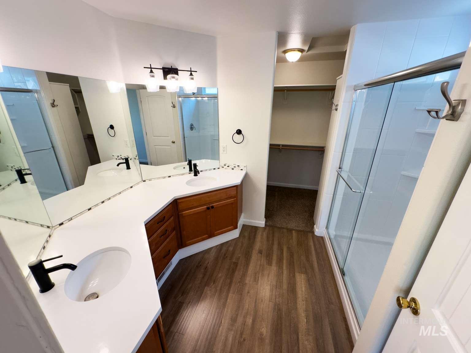 907 S Sockeye Way, Meridian, Idaho 83642, 3 Bedrooms, 2 Bathrooms, Residential For Sale, Price $424,900,MLS 98997060