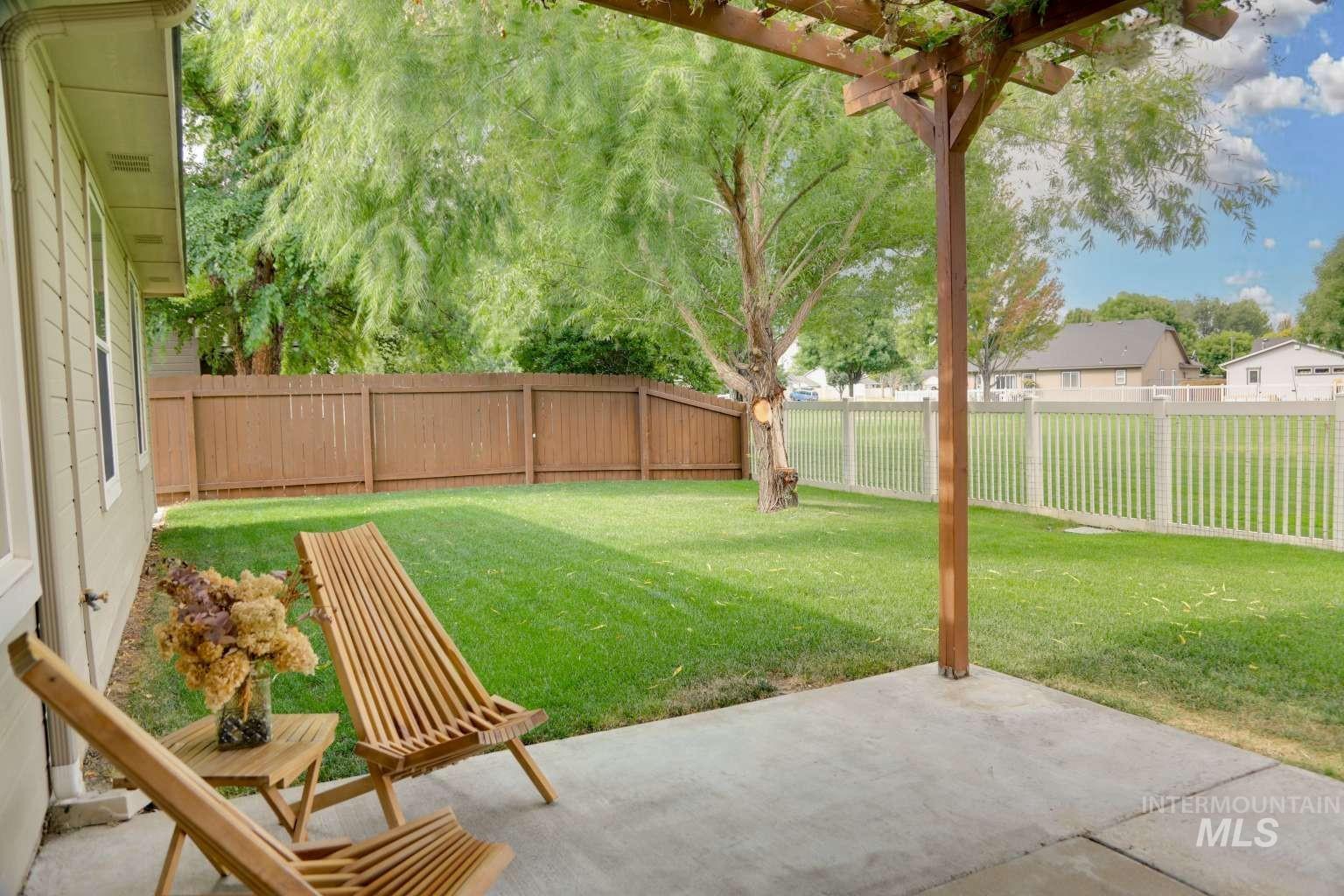 907 S Sockeye Way, Meridian, Idaho 83642, 3 Bedrooms, 2 Bathrooms, Residential For Sale, Price $418,900,MLS 98997060