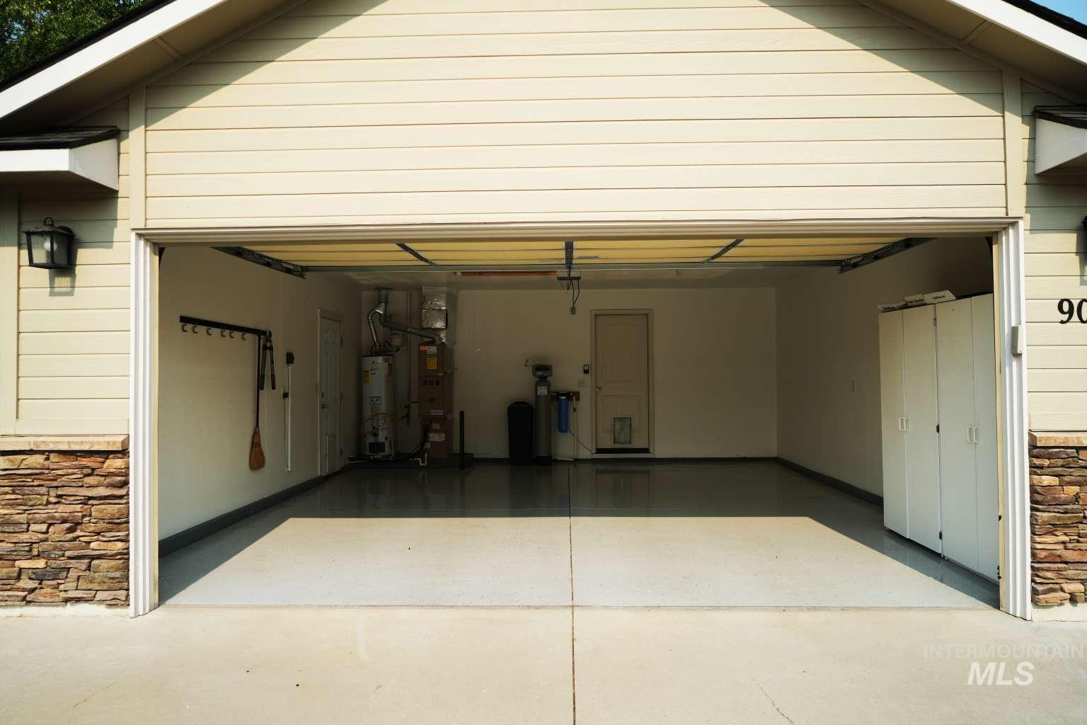 907 S Sockeye Way, Meridian, Idaho 83642, 3 Bedrooms, 2 Bathrooms, Residential For Sale, Price $424,900,MLS 98997060