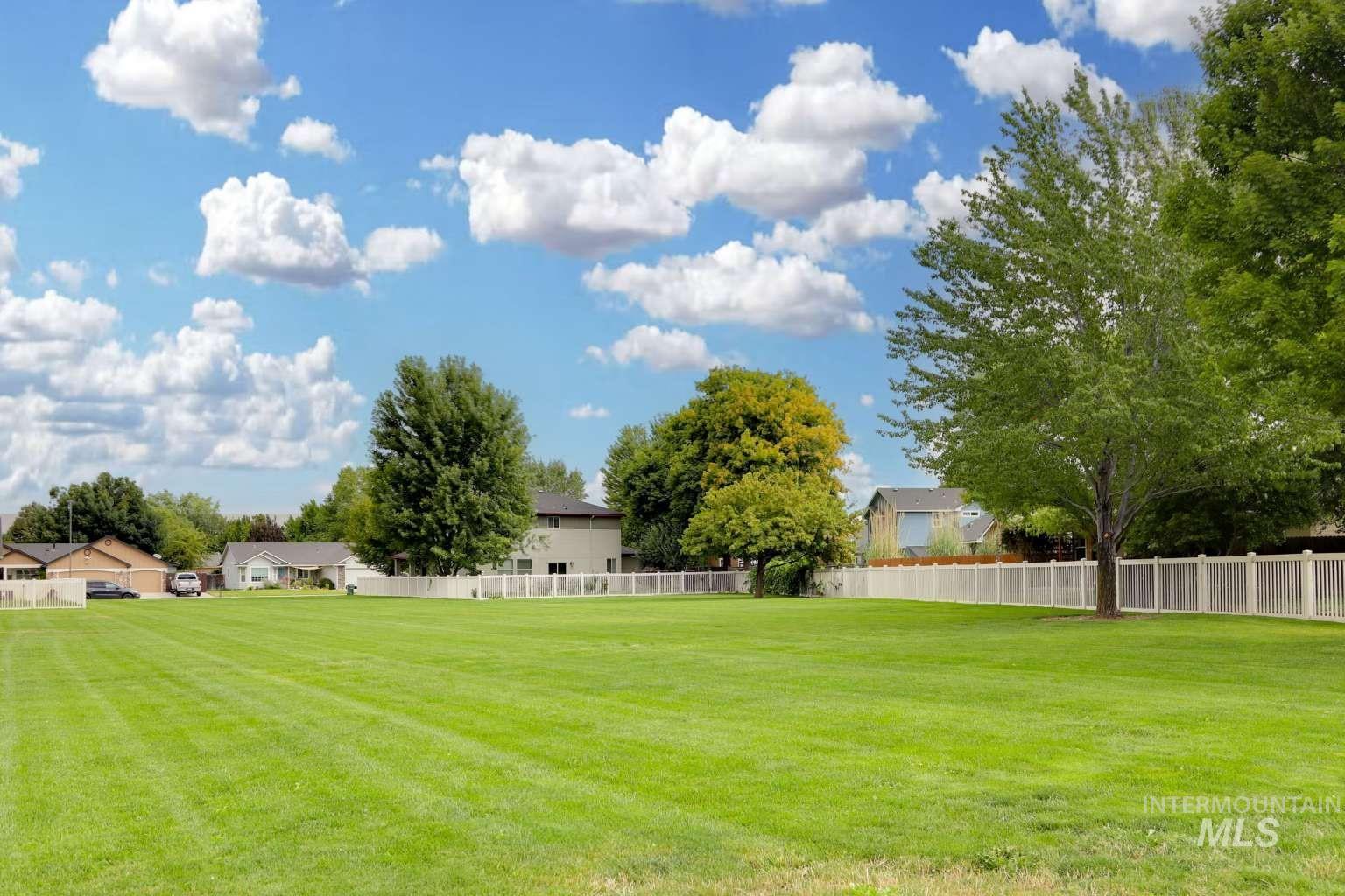 907 S Sockeye Way, Meridian, Idaho 83642, 3 Bedrooms, 2 Bathrooms, Residential For Sale, Price $418,900,MLS 98997060