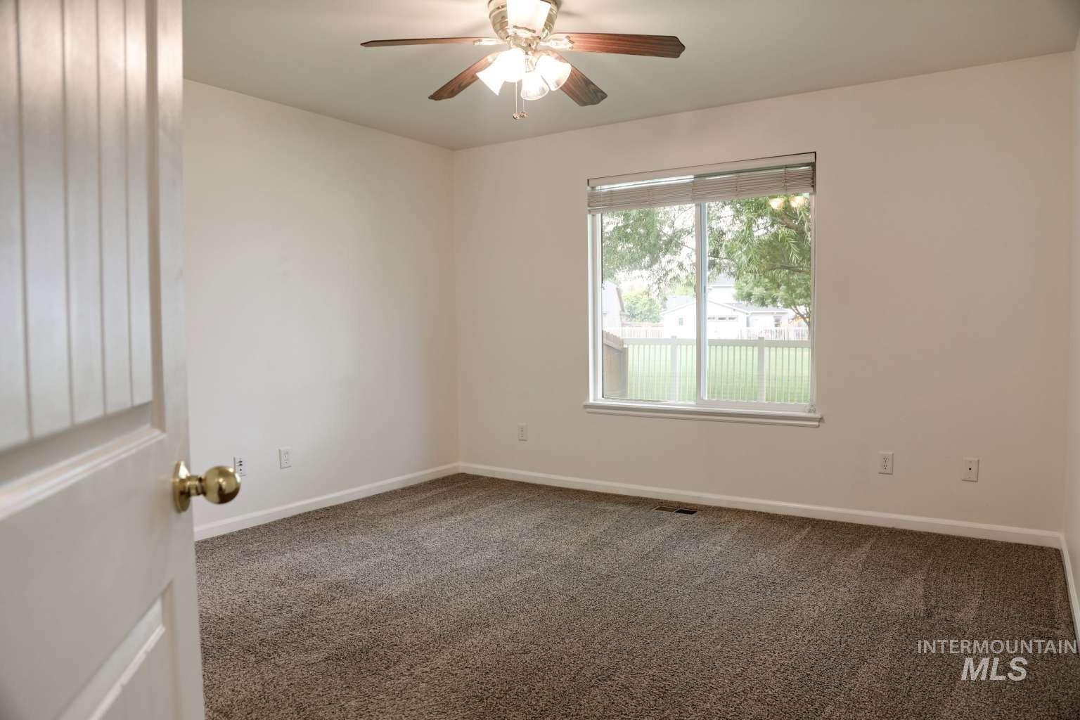 907 S Sockeye Way, Meridian, Idaho 83642, 3 Bedrooms, 2 Bathrooms, Residential For Sale, Price $418,900,MLS 98997060
