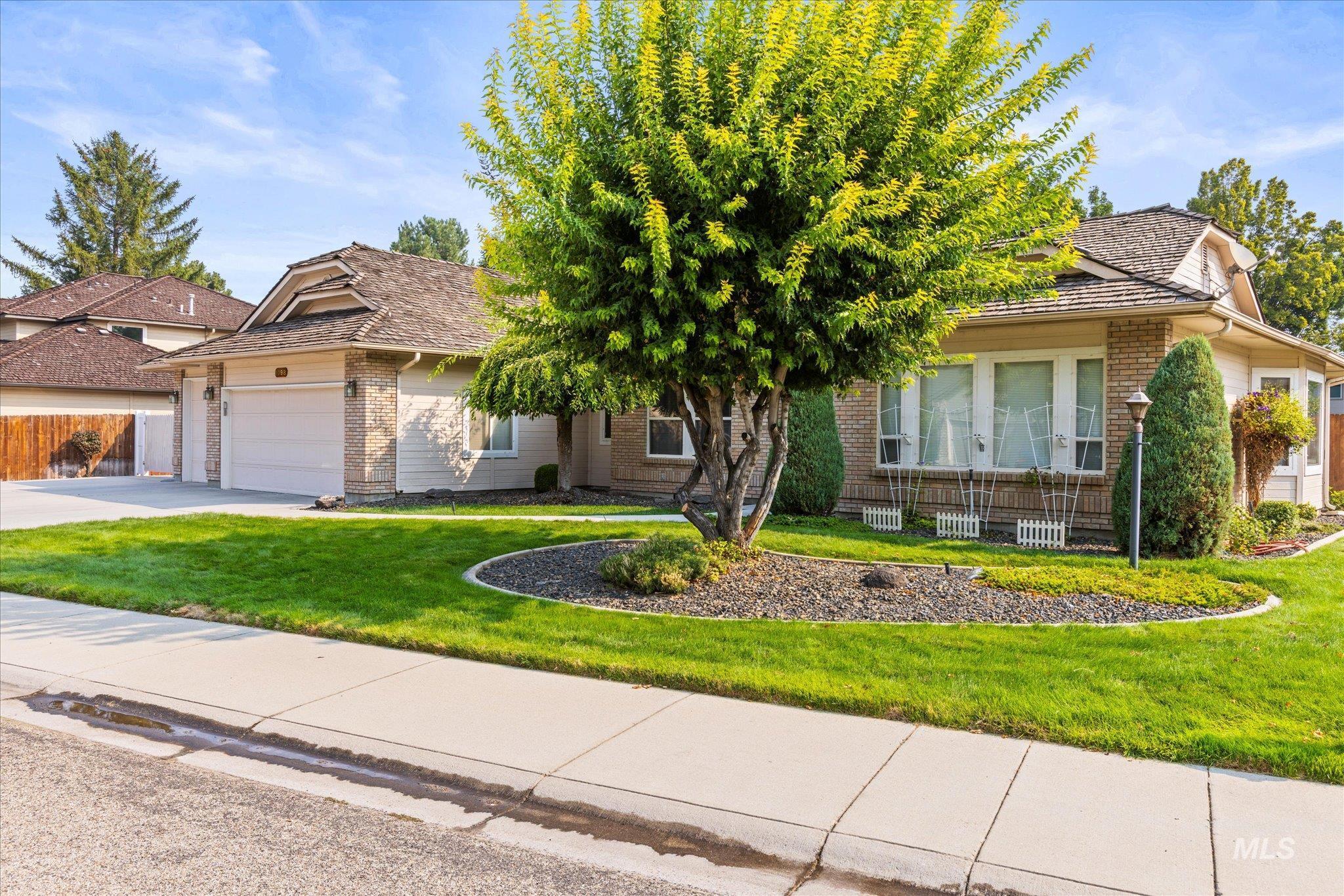 1098 E Cayman Dr., Meridian, Idaho 83642, 4 Bedrooms, 2 Bathrooms, Residential For Sale, Price $675,000,MLS 98997061