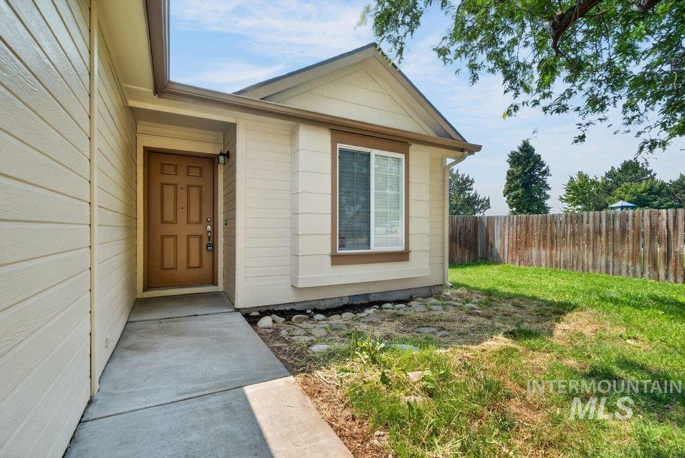 1521 W Kesler, Kuna, Idaho 83634, 3 Bedrooms, 2 Bathrooms, Residential For Sale, Price $380,000,MLS 98997063