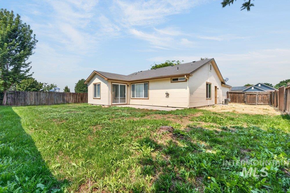 1521 W Kesler, Kuna, Idaho 83634, 3 Bedrooms, 2 Bathrooms, Residential For Sale, Price $380,000,MLS 98997063