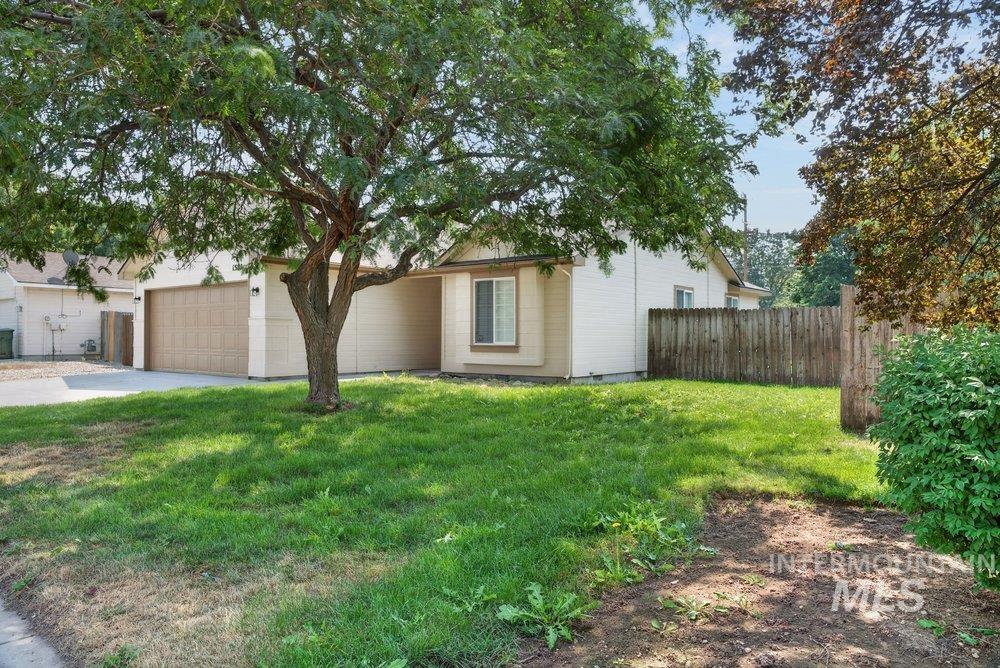 1521 W Kesler, Kuna, Idaho 83634, 3 Bedrooms, 2 Bathrooms, Residential For Sale, Price $380,000,MLS 98997063