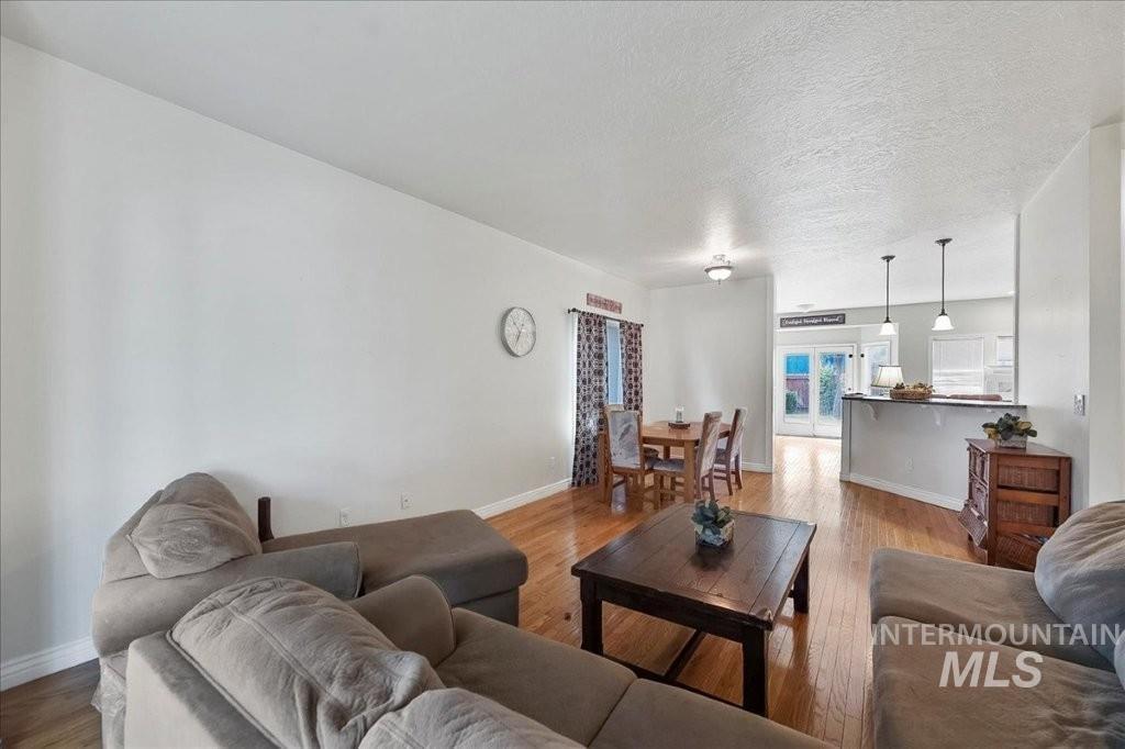 1965 E Meadow Wood St, Meridian, Idaho 83646, 3 Bedrooms, 2 Bathrooms, Residential For Sale, Price $469,000,MLS 98997072