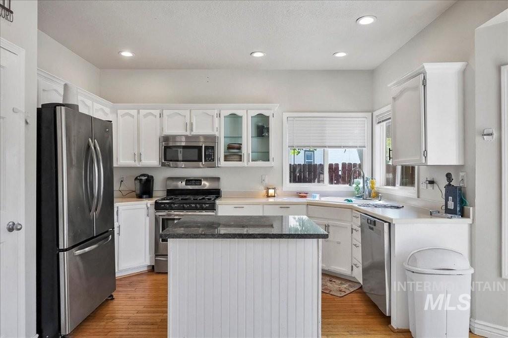 1965 E Meadow Wood St, Meridian, Idaho 83646, 3 Bedrooms, 2 Bathrooms, Residential For Sale, Price $469,000,MLS 98997072