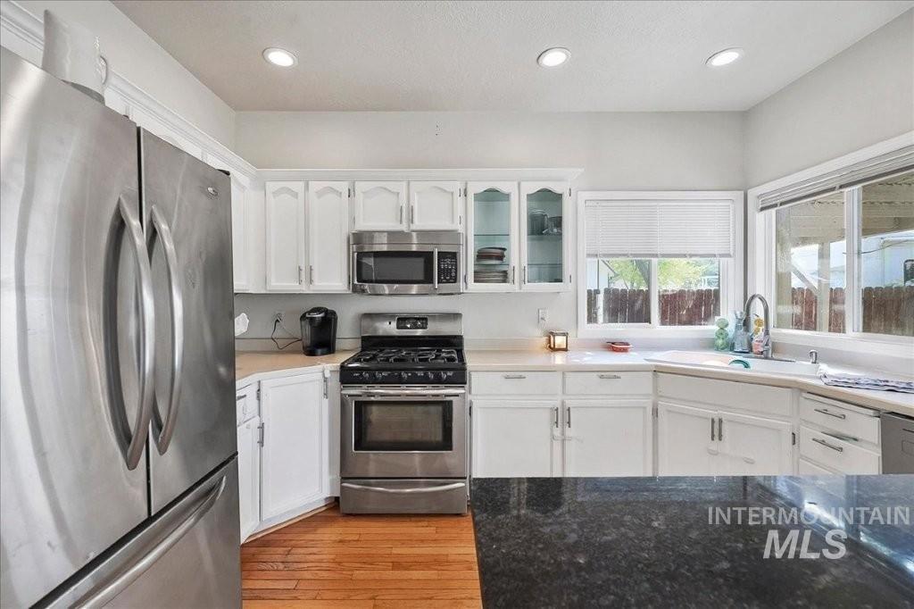 1965 E Meadow Wood St, Meridian, Idaho 83646, 3 Bedrooms, 2 Bathrooms, Residential For Sale, Price $469,000,MLS 98997072