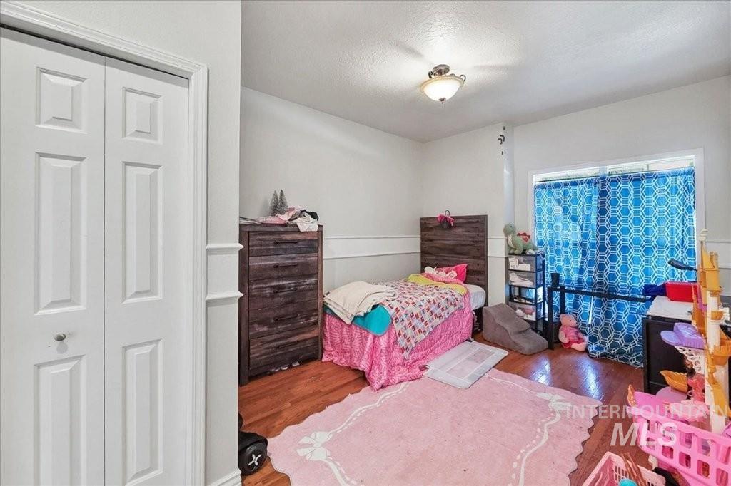1965 E Meadow Wood St, Meridian, Idaho 83646, 3 Bedrooms, 2 Bathrooms, Residential For Sale, Price $469,000,MLS 98997072