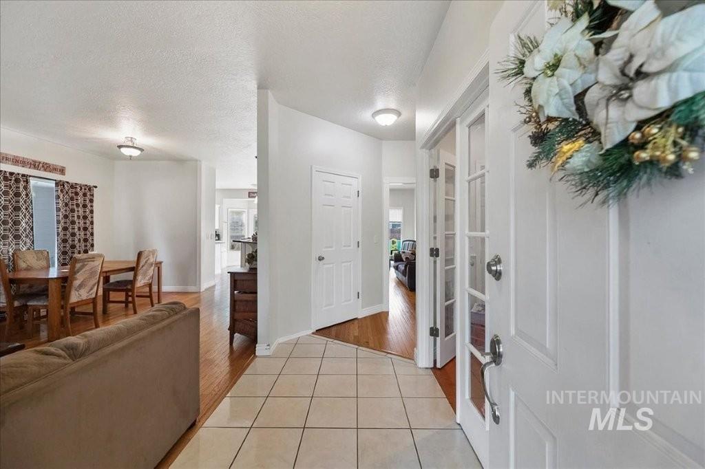 1965 E Meadow Wood St, Meridian, Idaho 83646, 3 Bedrooms, 2 Bathrooms, Residential For Sale, Price $469,000,MLS 98997072