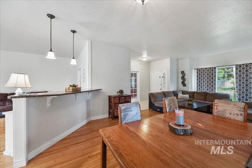 1965 E Meadow Wood St, Meridian, Idaho 83646, 3 Bedrooms, 2 Bathrooms, Residential For Sale, Price $469,000,MLS 98997072