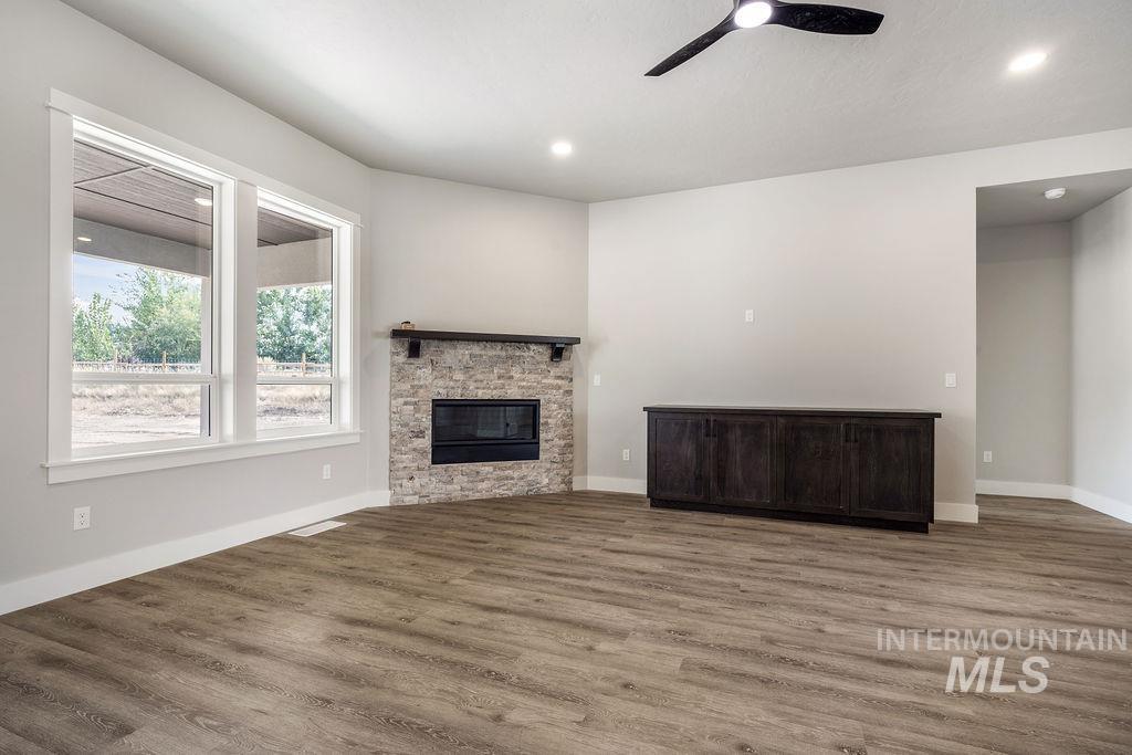2940 Cottonwood Ln, Emmett, Idaho 83617, 3 Bedrooms, 2.5 Bathrooms, Residential For Sale, Price $960,000,MLS 98997073