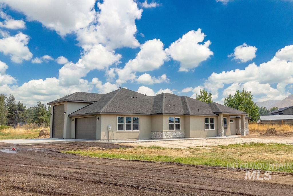 2940 Cottonwood Ln, Emmett, Idaho 83617, 3 Bedrooms, 2.5 Bathrooms, Residential For Sale, Price $960,000,MLS 98997073