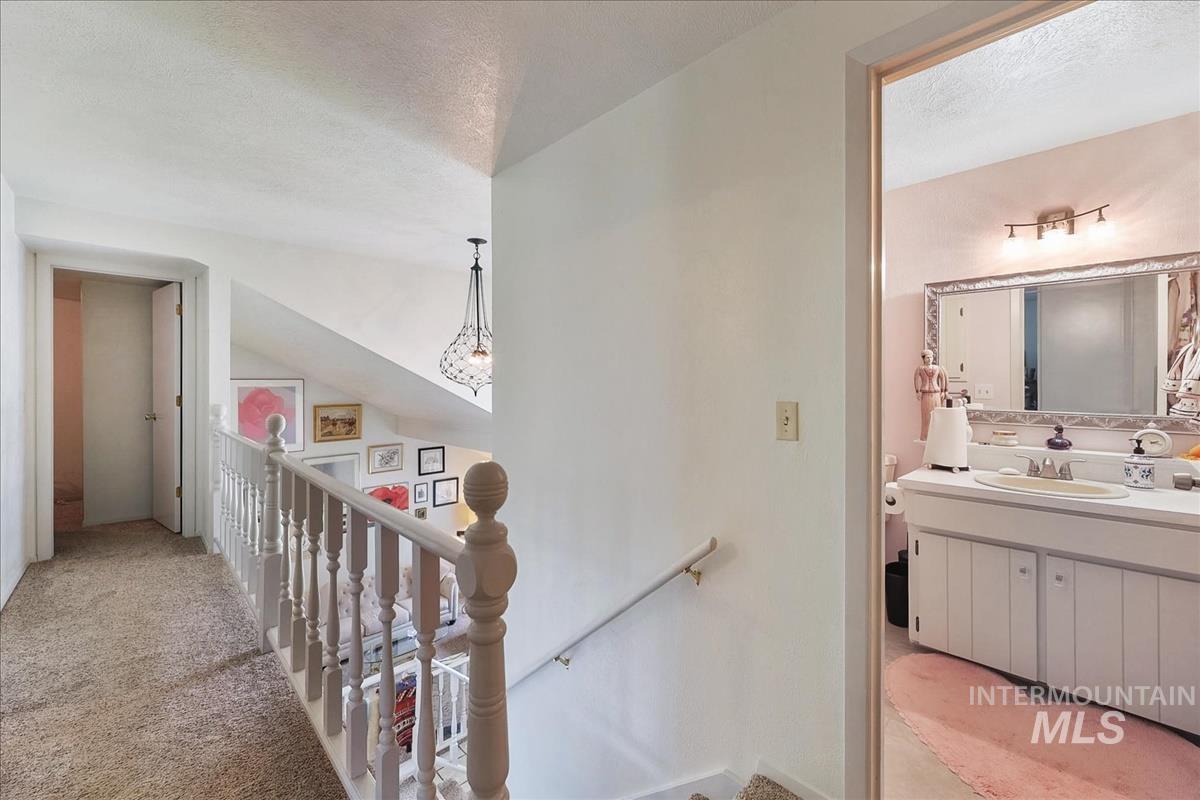 3063 S Lakewood Way, Boise, Idaho 83706, 3 Bedrooms, 2.5 Bathrooms, Residential For Sale, Price $550,000,MLS 98997074