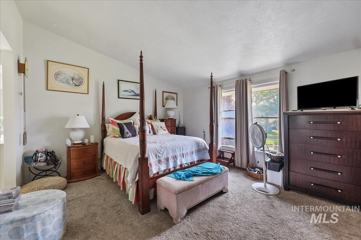 3063 S Lakewood Way, Boise, Idaho 83706, 3 Bedrooms, 2.5 Bathrooms, Residential For Sale, Price $550,000,MLS 98997074
