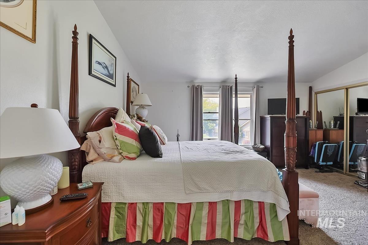 3063 S Lakewood Way, Boise, Idaho 83706, 3 Bedrooms, 2.5 Bathrooms, Residential For Sale, Price $550,000,MLS 98997074