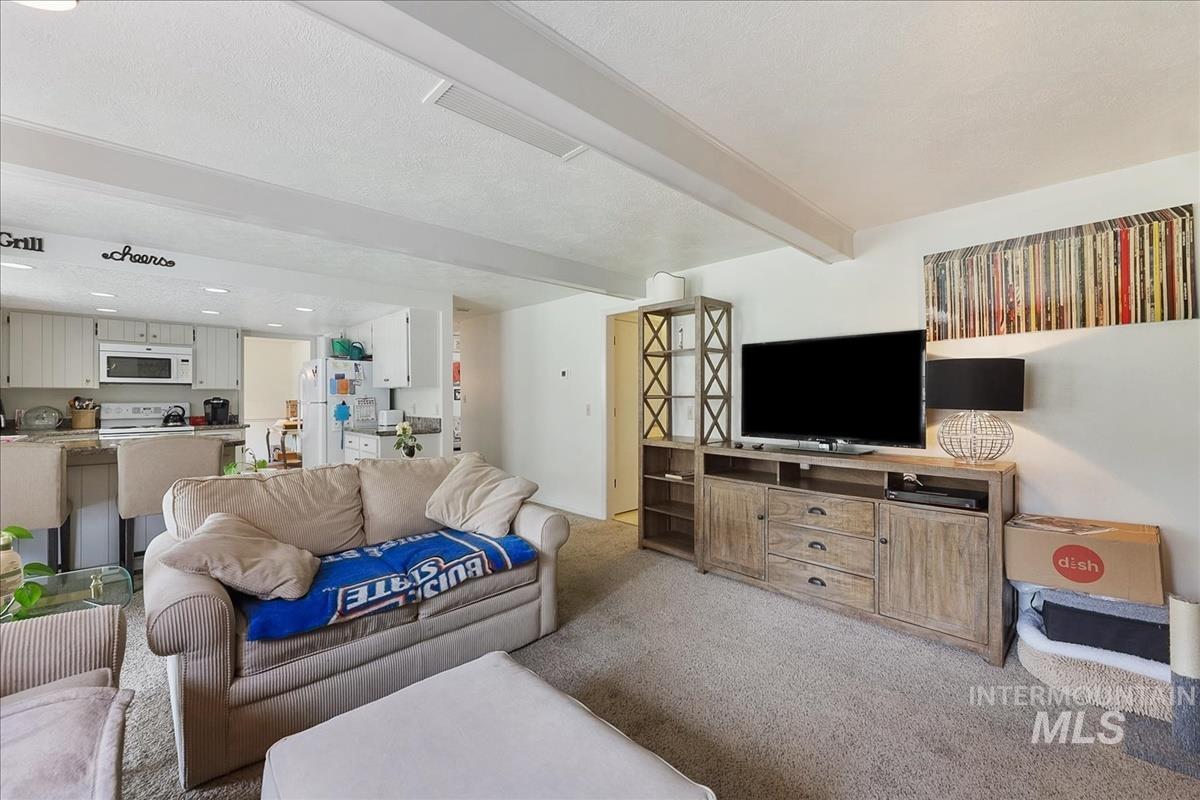 3063 S Lakewood Way, Boise, Idaho 83706, 3 Bedrooms, 2.5 Bathrooms, Residential For Sale, Price $550,000,MLS 98997074