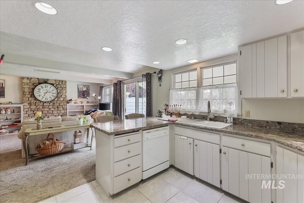 3063 S Lakewood Way, Boise, Idaho 83706, 3 Bedrooms, 2.5 Bathrooms, Residential For Sale, Price $550,000,MLS 98997074