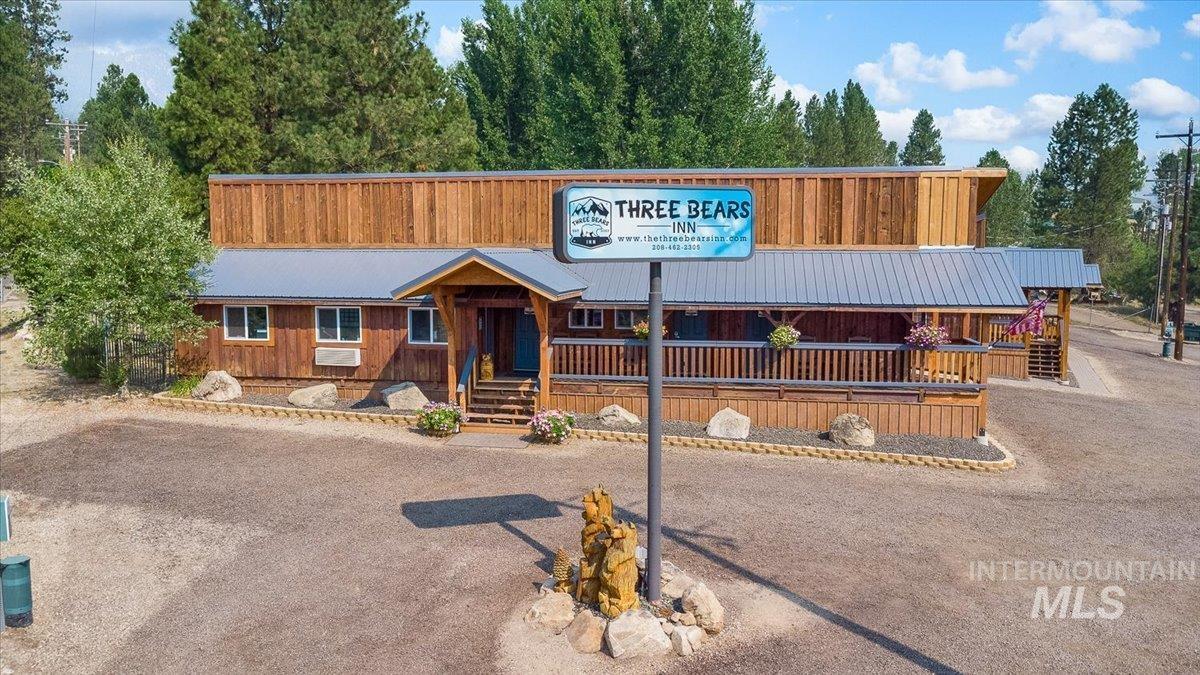 486 S Middlefork Rd, Garden Valley, Idaho 83622, 11 Bedrooms, 8 Rooms, Business/Commercial For Sale, Price $1,299,000,MLS 98997075