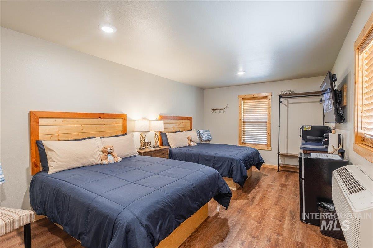 486 S Middlefork Rd, Garden Valley, Idaho 83622, 11 Bedrooms, 8 Rooms, Business/Commercial For Sale, Price $1,299,000,MLS 98997075