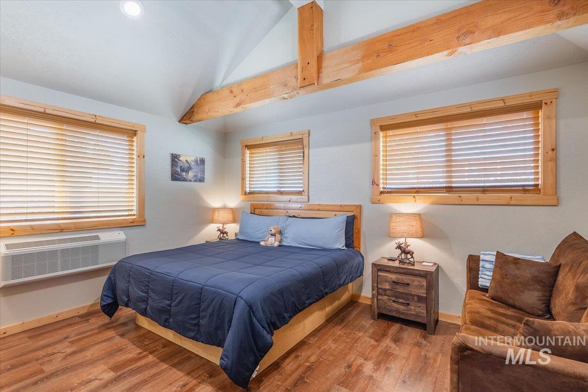 486 S Middlefork Rd, Garden Valley, Idaho 83622, 11 Bedrooms, 8 Rooms, Business/Commercial For Sale, Price $1,299,000,MLS 98997075