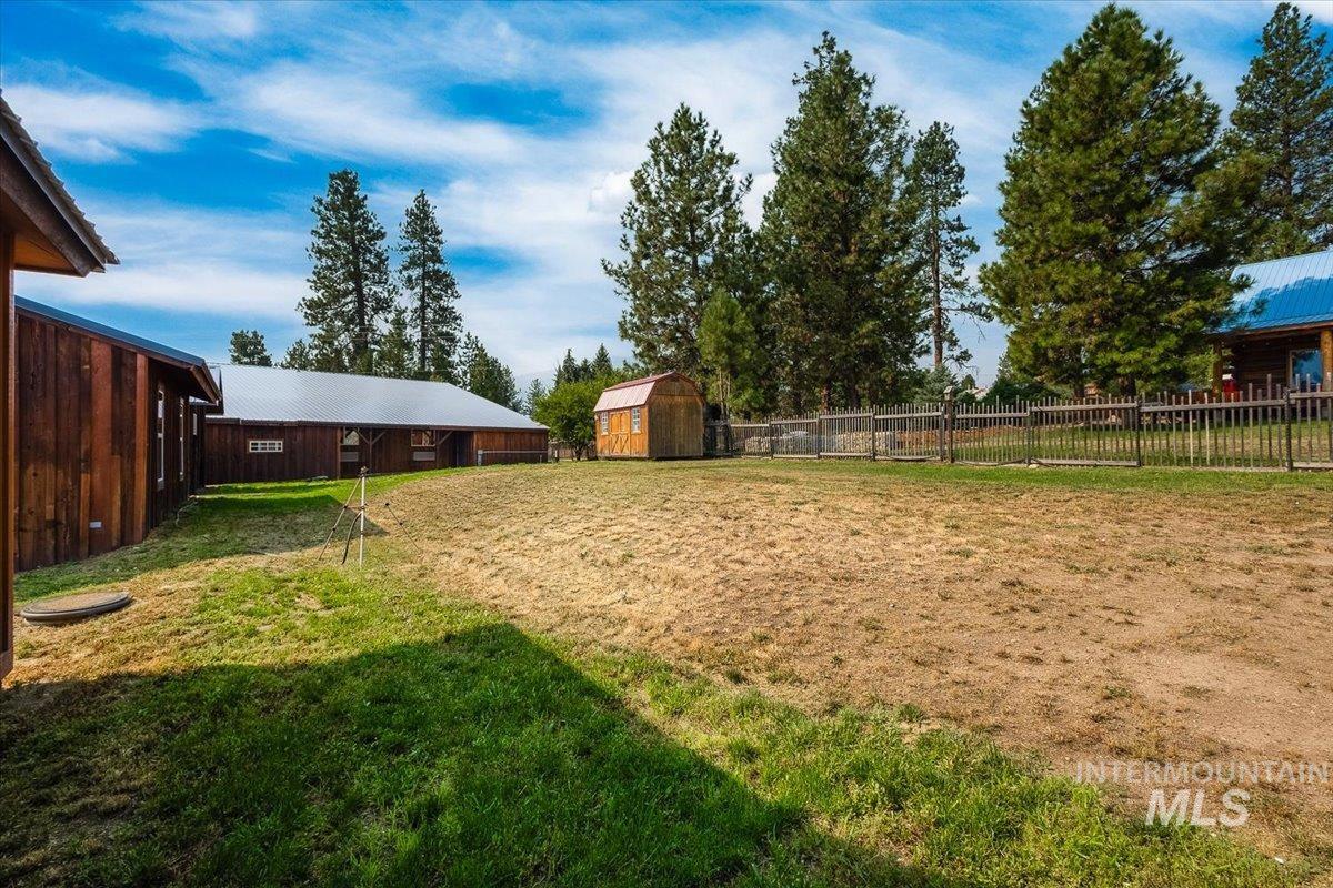 486 S Middlefork Rd, Garden Valley, Idaho 83622, 11 Bedrooms, 8 Rooms, Business/Commercial For Sale, Price $1,299,000,MLS 98997075