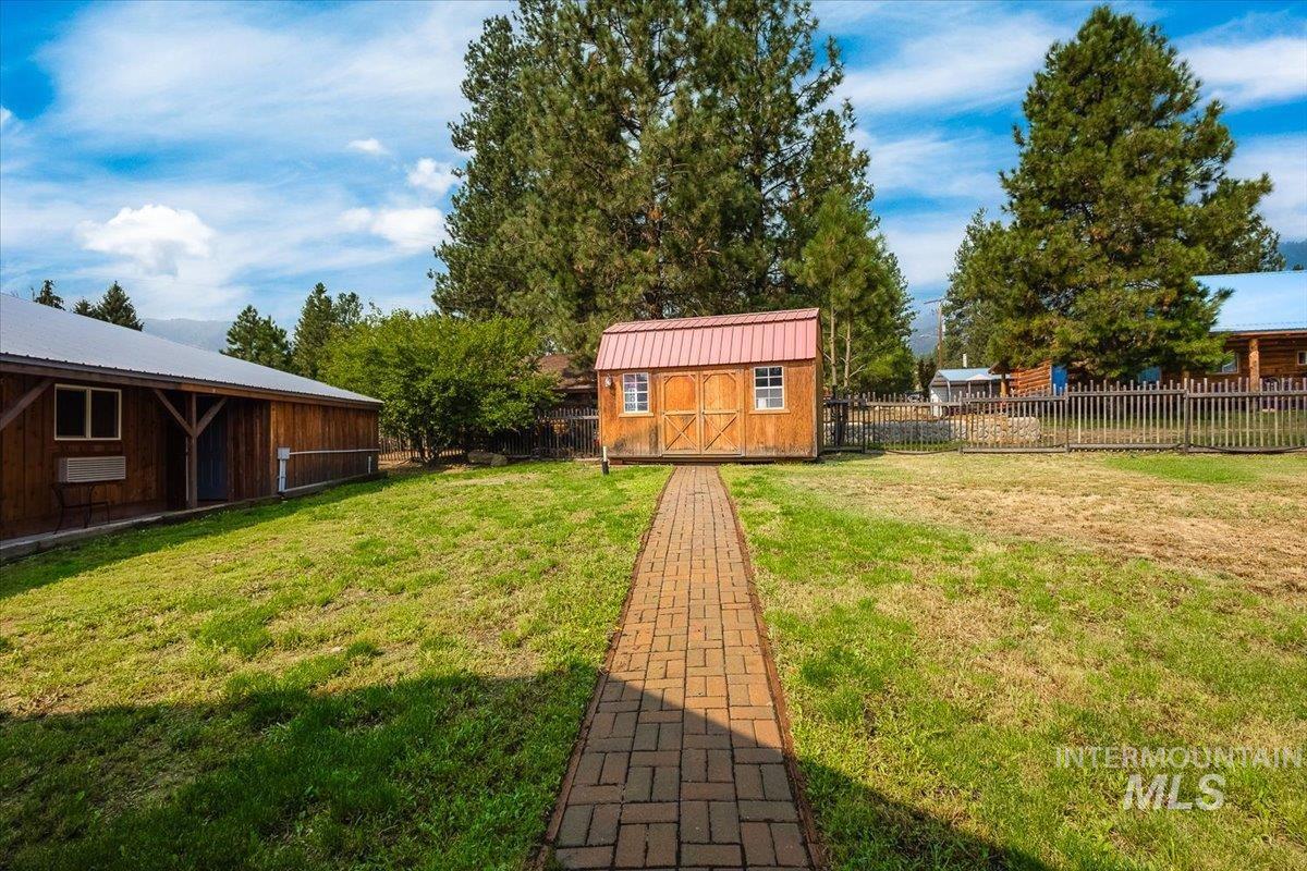 486 S Middlefork Rd, Garden Valley, Idaho 83622, 11 Bedrooms, 8 Rooms, Business/Commercial For Sale, Price $1,299,000,MLS 98997075