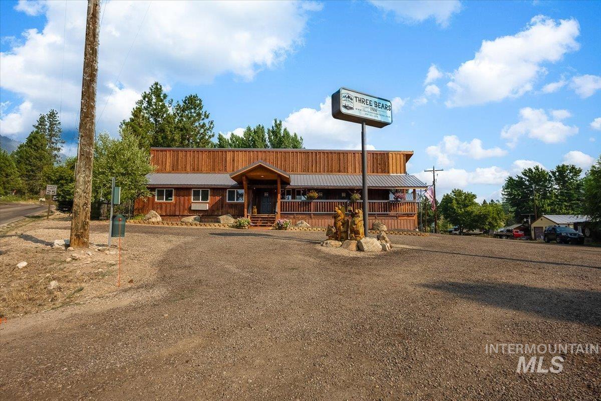 486 S Middlefork Rd, Garden Valley, Idaho 83622, 11 Bedrooms, 8 Rooms, Business/Commercial For Sale, Price $1,299,000,MLS 98997075