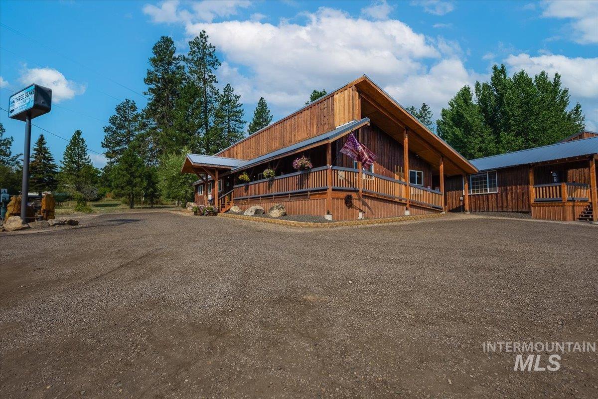 486 S Middlefork Rd, Garden Valley, Idaho 83622, 11 Bedrooms, 8 Rooms, Business/Commercial For Sale, Price $1,299,000,MLS 98997075