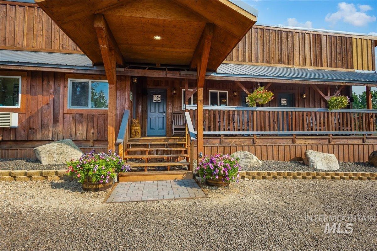 486 S Middlefork Rd, Garden Valley, Idaho 83622, 11 Bedrooms, 8 Rooms, Business/Commercial For Sale, Price $1,299,000,MLS 98997075
